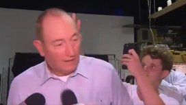 Le tiran un huevo en la cabeza a un senador que responsabilizó a los musulmanes por los atentados Le tiran un huevo en la cabeza a un senador que responsabilizó a los musulmanes por los atentados