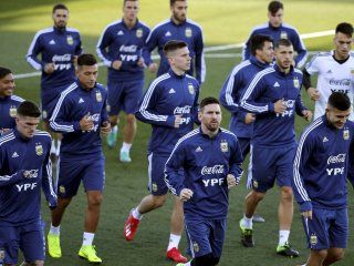 scaloni prepara un equipo ultraofensivo para la vuelta de messi a la seleccion scaloni prepara un equipo ultraofensivo para la vuelta de messi a la seleccion