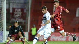 Copa Argentina: el papá de un jugador de Defensores de Villa Ramallo murió durante el partido ante Gimnasia Copa Argentina: el papá de un jugador de Defensores de Villa Ramallo murió durante el partido ante Gimnasia