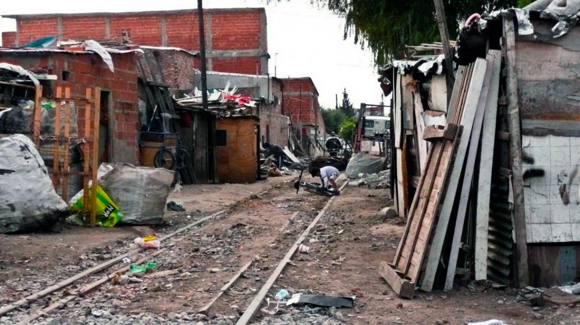 La pobreza aumentó casi 8 puntos en un año y afecta al 35,1% de los argentinos