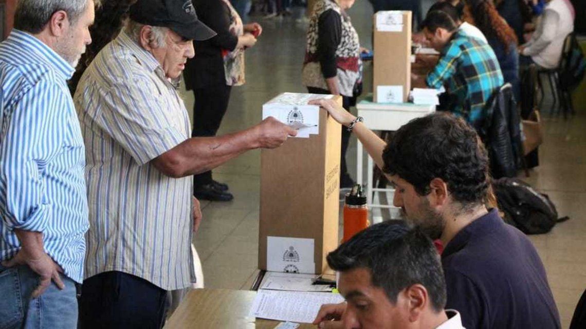 Domingo de elecciones: Chubut ante las PASO y Río Negro define Gobernador