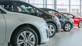 Las ventas de autos 0 KM volvieron a derrumbarse y acumulan 12 meses de caídas consecutivas Las ventas de autos 0 KM volvieron a derrumbarse y acumulan 12 meses de caídas consecutivas