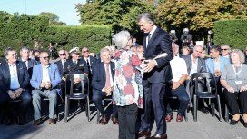 Macri recibió a ex combatientes y familiares de los caídos en Malvinas Macri recibió a ex combatientes y familiares de los caídos en Malvinas