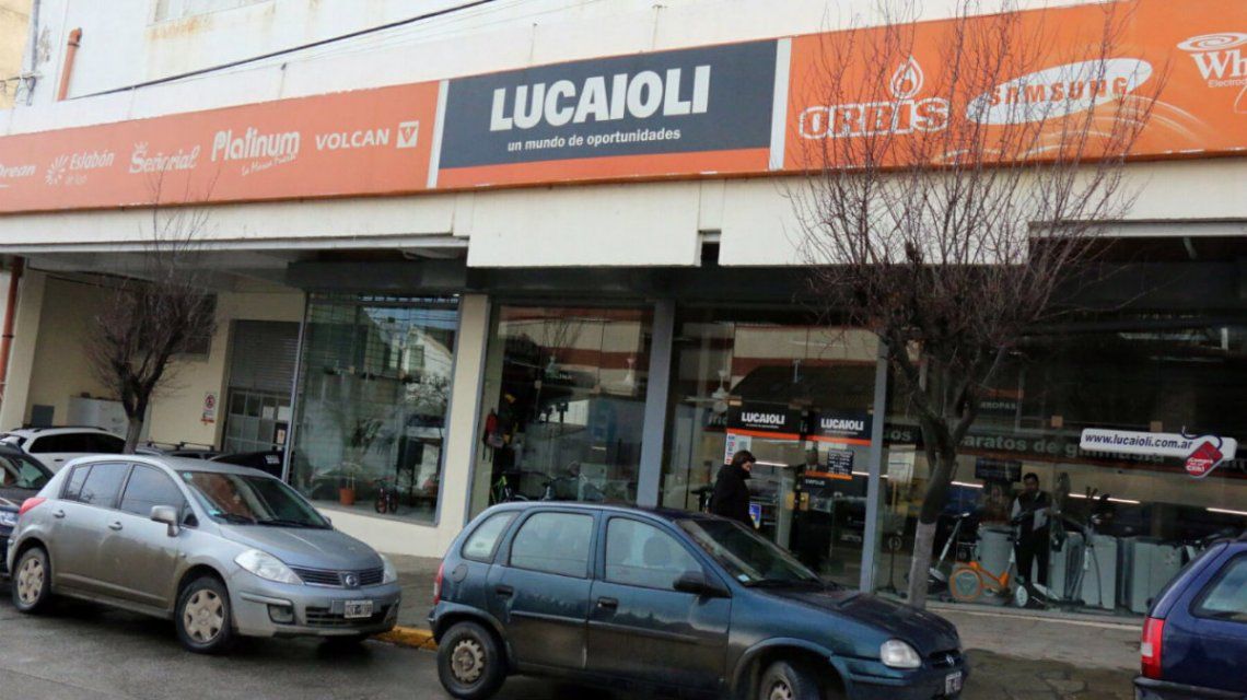 Cerraron las cadenas de electrodomÃ©sticos Lucaioli y Saturno: casi 500 empleados en la calle