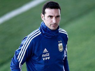 scaloni se enojo tras su accidente: la gente me pone de mal humor scaloni se enojo tras su accidente: la gente me pone de mal humor