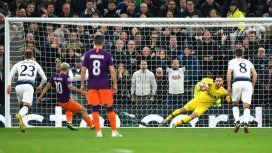 Sergio Agüero marró un penal Sergio Agüero marró un penal