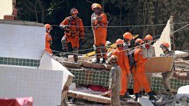 Se derrumbaron dos edificios en una favela de Río de Janeiro: al menos siete muertos Se derrumbaron dos edificios en una favela de Río de Janeiro: al menos siete muertos