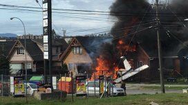 Una avioneta se estrelló contra una casa en Chile: hubo seis muertos Una avioneta se estrelló contra una casa en Chile: hubo seis muertos