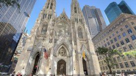 Nueva York: un hombre entró a la Catedral de San Patricio con dos bidones de nafta Nueva York: un hombre entró a la Catedral de San Patricio con dos bidones de nafta