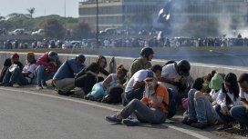 Venezuela: Incidentes y enfrentamientos en la base aérea La Carlota Venezuela: Incidentes y enfrentamientos en la base aérea La Carlota