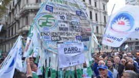 Bullrich quiere que los gremios que organizaron el paro paguen $23 millones Bullrich quiere que los gremios que organizaron el paro paguen $23 millones