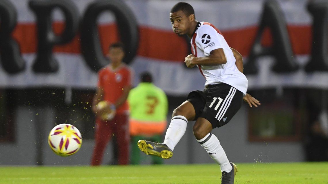 Con un triplete de De La Cruz, River aplastó a Aldosivi y avanzó a cuartos de final