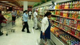 En mayo el consumo volvió a desplomarse y acumula 17 meses consecutivos en baja En mayo el consumo volvió a desplomarse y acumula 17 meses consecutivos en baja