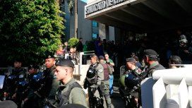 Allanamiento a la sede Camioneros: la Justicia se equivocó de dirección Allanamiento a la sede Camioneros: la Justicia se equivocó de dirección