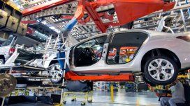 En caída libre: la producción automotriz se derrumbó en abril 33 En caída libre: la producción automotriz se derrumbó en abril 33