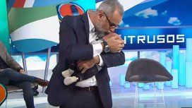 Jorge Rial recibió la visita de Francesco en Intrusos: mimos ¡y blooper! Jorge Rial recibió la visita de Francesco en Intrusos: mimos ¡y blooper!