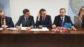 El Presidente metió mano en la explicación de su Ministro El Presidente metió mano en la explicación de su Ministro