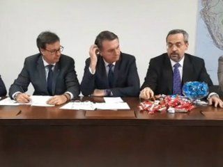 El Presidente metió mano en la explicación de su Ministro El Presidente metió mano en la explicación de su Ministro