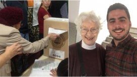 Córdoba: dos mujeres de más de 100 años fueron a votar y sus imágenes se viralizaron Córdoba: dos mujeres de más de 100 años fueron a votar y sus imágenes se viralizaron