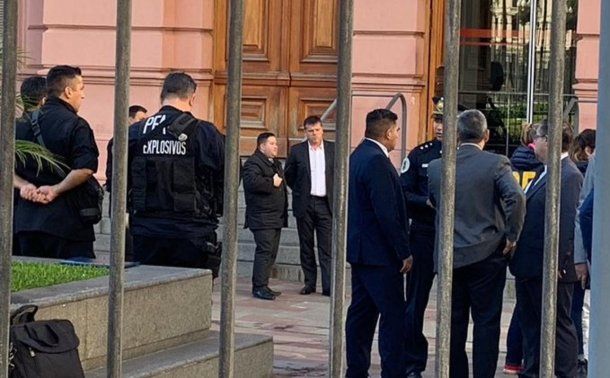 Un hombre armado intentó ingresar a Casa Rosada y lo detuvieron