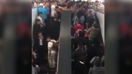 VIDEO: Usuarios del subte de México cayeron por la escalera mecánica tras un colapso en hora pico VIDEO: Usuarios del subte de México cayeron por la escalera mecánica tras un colapso en hora pico