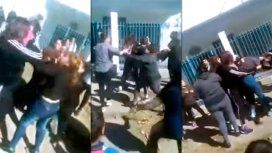 Batalla campal frente a un colegio: madres y alumnas a los golpes en El Jagüel Batalla campal frente a un colegio: madres y alumnas a los golpes en El Jagüel