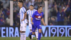 Cachete Morales celebra su gol frente a Atlético Tucumán Cachete Morales celebra su gol frente a Atlético Tucumán
