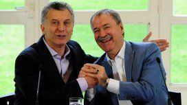 Macri intenta mantener a flote sus devaluados 10 puntos de consenso y recibe a Schiaretti Macri intenta mantener a flote sus devaluados 10 puntos de consenso y recibe a Schiaretti
