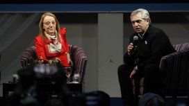 Alberto Fernández: Saldremos a convocar a todos, es un futuro con todos Alberto Fernández: Saldremos a convocar a todos, es un futuro con todos