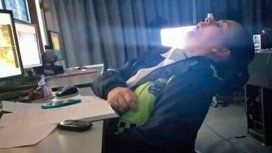 Tucumán: escracharon a policías que dormían en el Centro de Monitoreo Tucumán: escracharon a policías que dormían en el Centro de Monitoreo