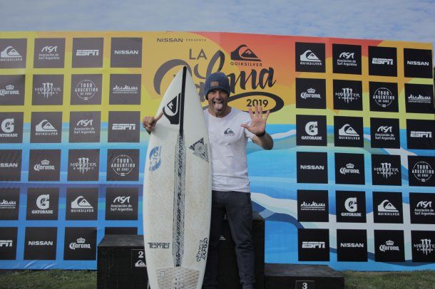 Passeri y su festejo con la seña de sus títulos que acumula. Se coronó en 1999, 2001, 2006, 2008, 2012 y 2019.