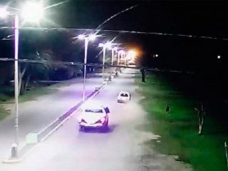 Captura de imagen de video en la que se ve a la patrulla detrás del Spazio. Captura de imagen de video en la que se ve a la patrulla detrás del Spazio.