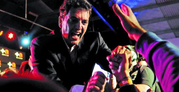 Sergio Massa tras su arrollador triunfo en las elecciones de 2013<br>