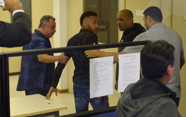 El brasileño declaró ante la Justicia (Foto: diario Sport)