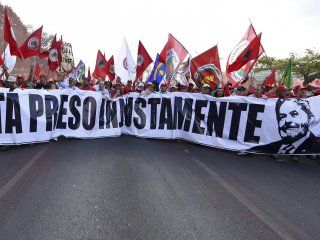 Una de las tantas marchas por Lula Da Silva Una de las tantas marchas por Lula Da Silva