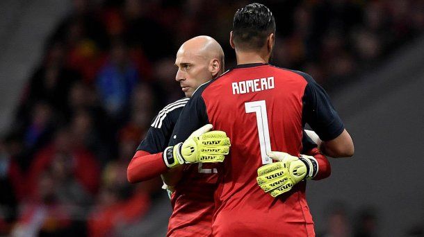 Wilfredo Caballero reemplazó a Sergio Romero en el amistoso ante España