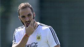Gonzalo Higuaín durante un entrenamiento en Rusia 2018 Gonzalo Higuaín durante un entrenamiento en Rusia 2018