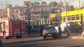 El Premetro atropelló a dos nenes que regresaban de la escuela: uno perdió la pierna y está grave El Premetro atropelló a dos nenes que regresaban de la escuela: uno perdió la pierna y está grave