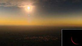 Tras el eclipse total, el Sol volvió a asomar lentamente. Tras el eclipse total, el Sol volvió a asomar lentamente.