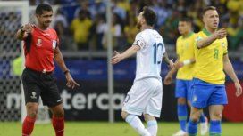 La AFA presentó una queja formal por el arbitraje de la semifinal entre Argentina y Brasil La AFA presentó una queja formal por el arbitraje de la semifinal entre Argentina y Brasil