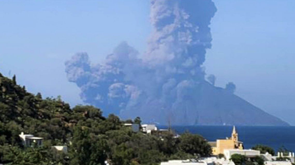 El volcán Estrómboli hizo erupción: un muerto y un herido