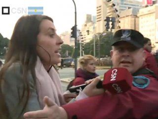 la policia ataco a c5n mientras cubria la represion a organizaciones sociales en el obelisco la policia ataco a c5n mientras cubria la represion a organizaciones sociales en el obelisco