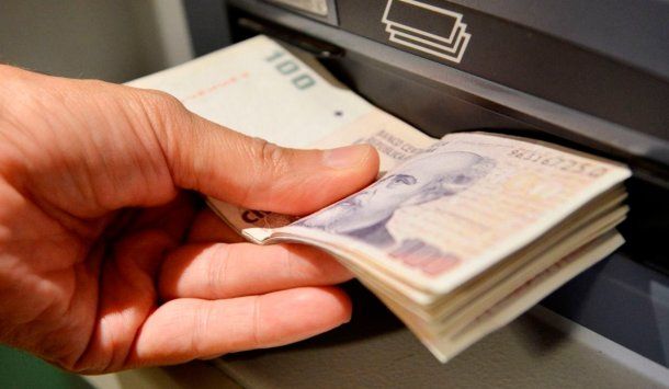 Durante la cuarentena por coronavirus piden que recuerden higienizarse las manos antes y después de ir a los cajeros automáticos