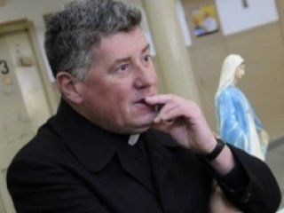 denuncian al ex confesor del padre grassi por abuso de menores denuncian al ex confesor del padre grassi por abuso de menores