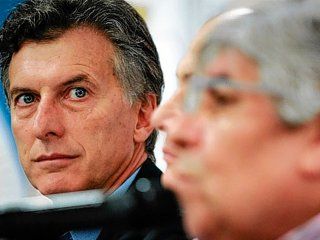con el circulo rojo como aliado, macri le apunta al sindicalismo e insiste con la flexibilizacion laboral con el circulo rojo como aliado, macri le apunta al sindicalismo e insiste con la flexibilizacion laboral