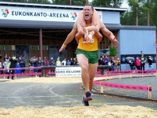 lituania bicampeon mundial de una insolita disciplina: wife carrying lituania bicampeon mundial de una insolita disciplina: wife carrying