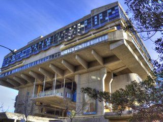trabajadores se movilizan a la biblioteca nacional para protestar contra 300 despidos trabajadores se movilizan a la biblioteca nacional para protestar contra 300 despidos