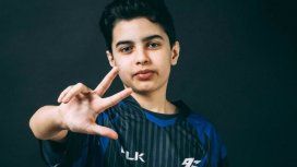 El chico argentino que ganó US$ 900 mil en el mundial de Fortnite llegó a Ezeiza y causó furor El chico argentino que ganó US$ 900 mil en el mundial de Fortnite llegó a Ezeiza y causó furor