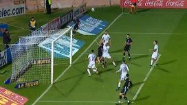 El escandaloso penal que no le cobraron a Arsenal en el cierre de la segunda fecha de la Superliga El escandaloso penal que no le cobraron a Arsenal en el cierre de la segunda fecha de la Superliga