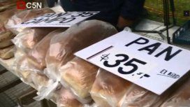 Vendieron pan a $35 el kilo durante el panazo en el Congreso Vendieron pan a $35 el kilo durante el panazo en el Congreso